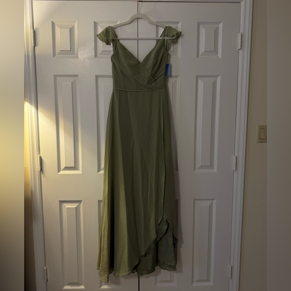 NWT David’s Bridal Dress Size 4